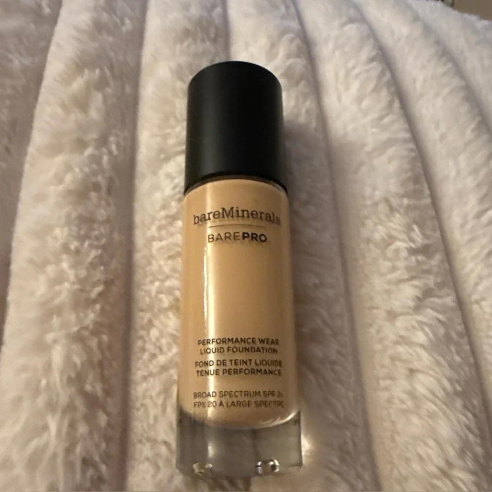 NEW bareMinerals BAREPRO 24 HR Performance Wear Liquid Foundation - Sandstone 16